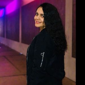 Meet your Posher, Laura